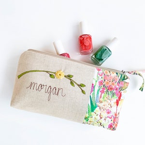 Gifts for Friends Women, Pressed Flower Makeup Bag, Personalized Gift for Friend, Birthday Gifts for Her Sister Mom Bridesmaid Cosmetic Gift