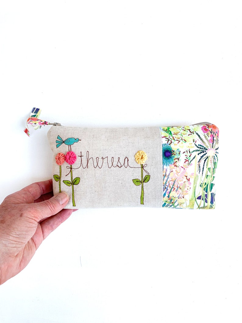 Personalized Gift, Birthday Gift for Women, Best Gifts for Her, Mother's Day Gifts, Personalized Gift for Mom, Cosmetic Bag 55 Floral Name