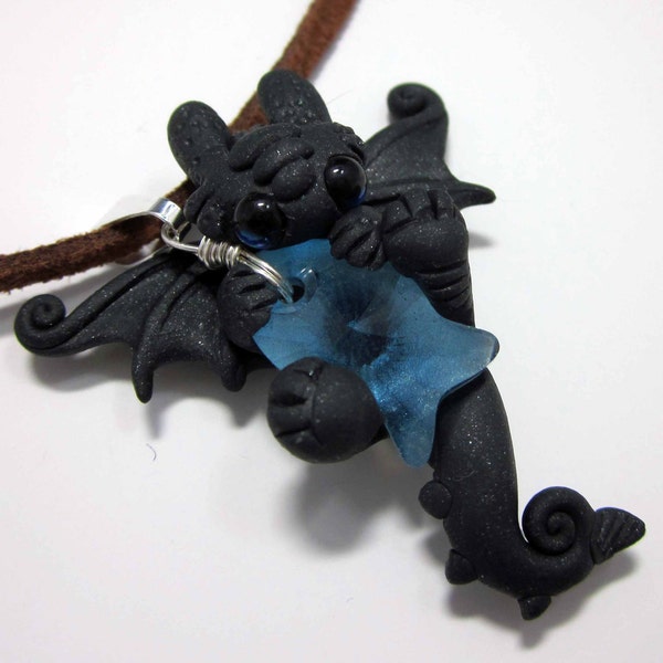 collier de fureur clair poisson bleu nuit