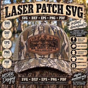 Puede incluir: Una gorra de béisbol de camuflaje con un parche de cuero sintético marrón grabado con una escena forestal, un pavo y ciervos. El texto del parche dice MR. GREEN JEANS HIDE & SEEK CLUB. Es un archivo digital para grabado láser.