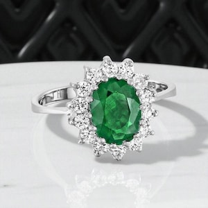 Oval Emerald Halo Ring, 14k White Gold Emerald Cluster Ring, Vintage-Inspired Engagement Ring, Precious Jewelry Ring, Emerald Cocktail Ring