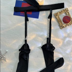 Schwarze Straps-Strümpfe aus transparentem Netz - Elegante Netz-Overknees mit Strumpfhalter Schleifen Geschenk für Sie
