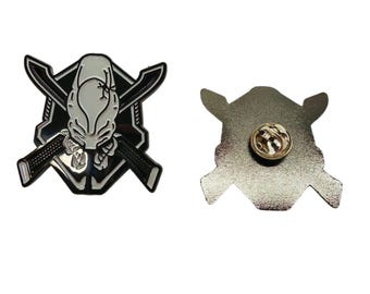 Legendary Skull Pin 1.5 Inch Metal Finish Shiny Look For Completing Legendary for Clothes or Gear