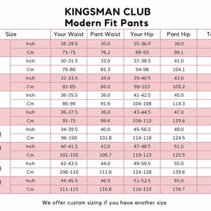 Może przedstawiać: Tabela rozmiar&oacute;w spodni Kingsman Club Modern Fit z jasnor&oacute;żowym i białym układem siatki. Tabela zawiera rozmiary od 28 do 44, w tym wymiary talii, bioder i całkowitego stanu w centymetrach dla każdej kategorii rozmiarowej.