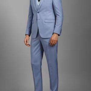 Slim Fit Men&#39;s Suit: Two-Piece Formal Wear