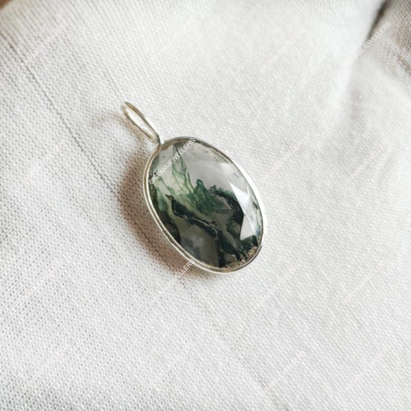 Oval Moss Agate Pendant Necklace: 925 Sterling Silver Bezel Setting