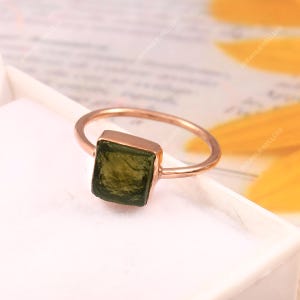 Men&#39;s Moldavite Sterling Silver Ring: Czech Meteorite Statement Signet