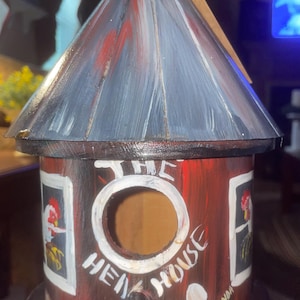 Henhouse birdhouse