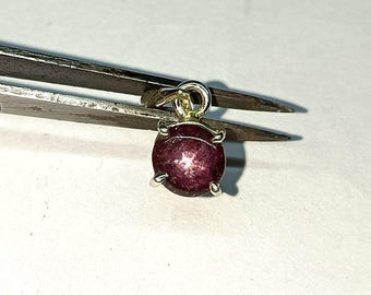Pingente de rubi estrela natural, pingente delicado de rubi estrela vermelha em prata esterlina maciça 925, joia tradicional de rubi, pingente simples para uso diário.