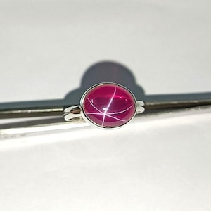 Anello Lindy con rubino rosso a stella, in argento sterling 925, gioiello con rubino rosso a stella, anello regalo per proposta di matrimonio, splendido anello unisex.