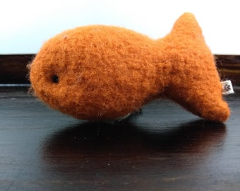 Felted wool cat toy goldfish with organic catnip- bright orange. Ecofriendly handknit kitty gift. Durable  feline fun for your furry friend