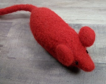 Felted wool cat toy mouse with organic catnip in deep bright red. Ecofriendly handknit kitty gift. Durable  feline fun for your furry friend