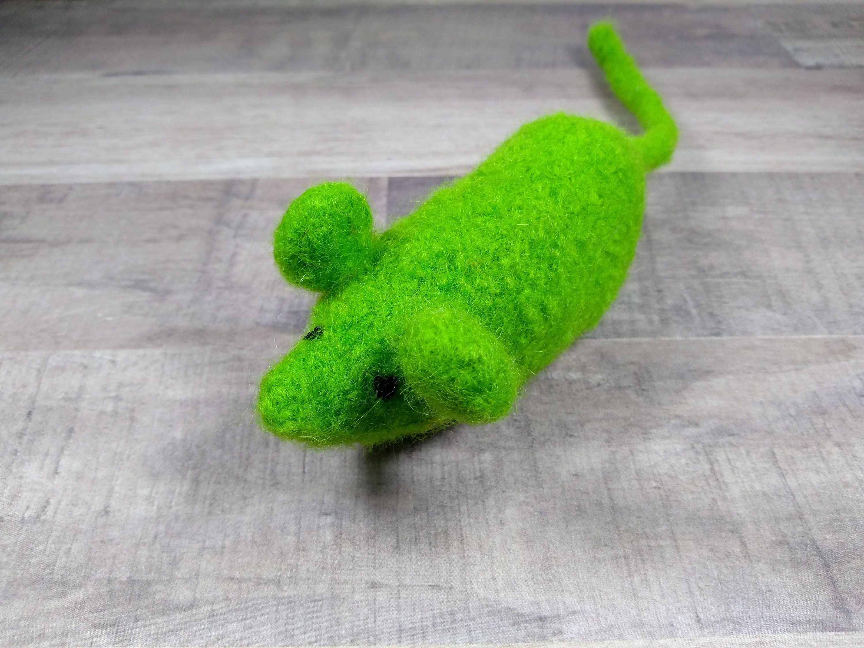 Green mouse cat clearance toy