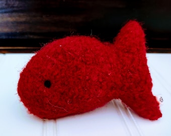 Felted wool cat toy goldfish with organic catnip in  deep red. Ecofriendly handknit kitty gift. Durable  feline fun for your furry friend!