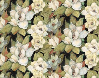 Puede incluir: Un patrón floral de acuarela con flores de magnolia blancas con centros amarillos y hojas verdes sobre un fondo oscuro. Las flores están en varias etapas de floración, creando un diseño botánico exuberante.