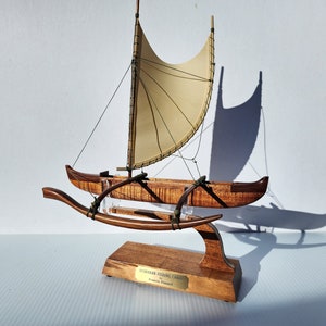 HAWAIIAN FISHING CANOE