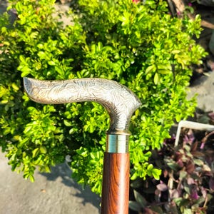 Elegant Detachable Walking Stick - Rosewood Cane with Ornate Brass Handle - Portable Gentleman&#39;s Gift