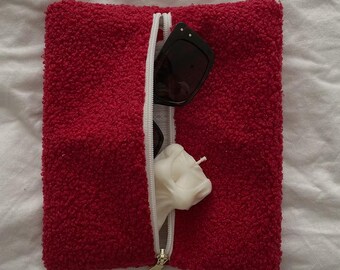 Neceser de maquillaje rojo bouclé con forro de corazón, suave y práctico para viajes