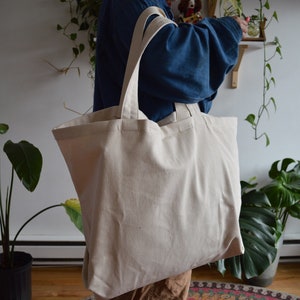 Large tote with an inside bottle pocket image 3