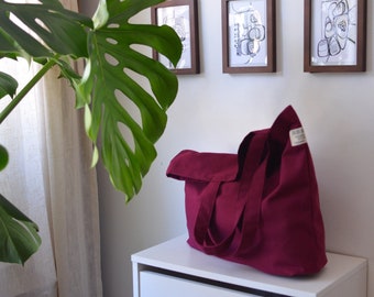 Simple tote bag in burgundy