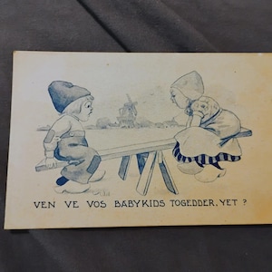 Carte postale hollandaise des années 1910 pour enfants et moulin à vent - « Ven ve vos babykids togedder, yet ?