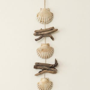 MUSCHEL Deko Mobile Treibholz Wanddeko Driftwood Shell Hanging Boho Coastal Beach Badezimmer Maritim Adriaküste Natur handmade