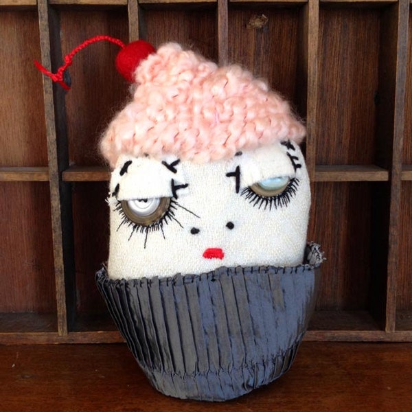 pinky the cupcake monster- By Jen Musatto Art Dolls