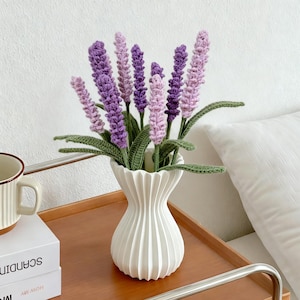 Lavanda de ganchillo hecha a mano, decoración floral de ganchillo para el hogar, regalo de aniversario, regalo de inauguración de casa