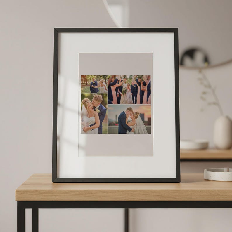 K&ouml;nnte beinhalten: Ein schwarzer rechteckiger Bilderrahmen mit wei&szlig;em Passepartout, der eine Fotocollage aus vier Hochzeitsbildern enth&auml;lt. Die Collage zeigt Paare in festlicher Kleidung, darunter eine Braut im wei&szlig;en Kleid und ein Br&auml;utigam im dunkelblauen Anzug.