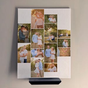 K&ouml;nnte beinhalten: Ein rechteckiges Leinwandbild mit einer Collage aus zw&ouml;lf verschiedenen Fotografien. Jedes Bild zeigt Paare in Au&szlig;enbereichen mit unterschiedlichen Posen, warmer Beleuchtung und Freizeitkleidung, angeordnet auf einem wei&szlig;en Hintergrund.