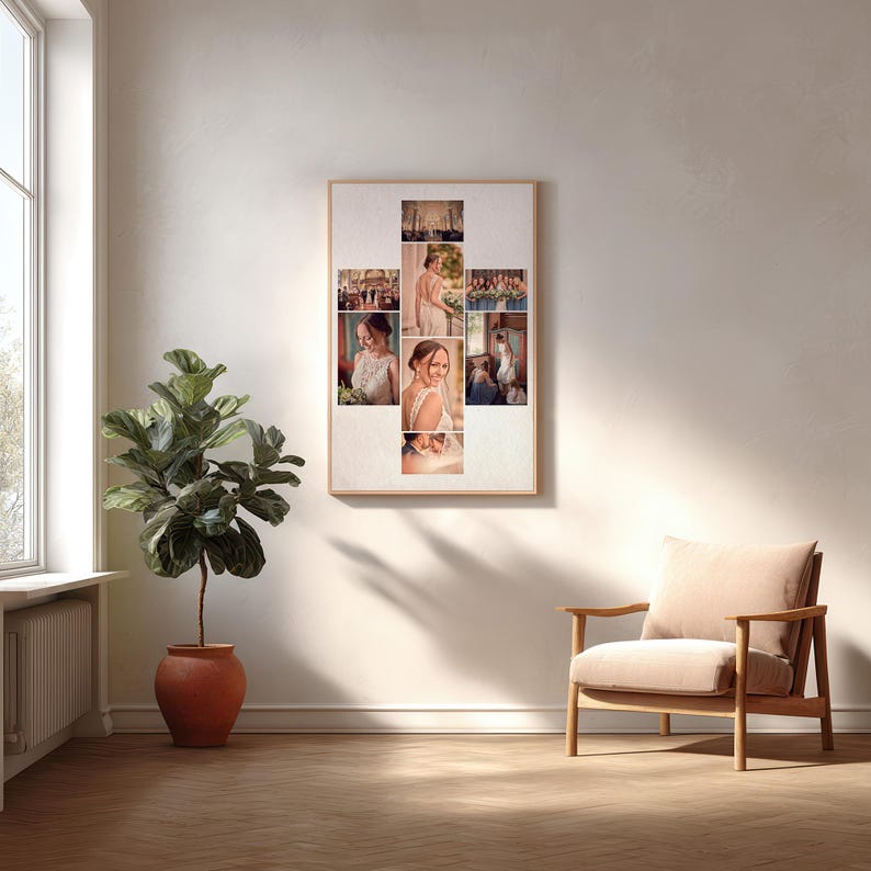 K&ouml;nnte beinhalten: Ein rechteckiger Wandbilderrahmen mit einem hellen Holzrahmen. Der Rahmen zeigt eine vertikale Anordnung von acht verschiedenen Hochzeitsfotos, darunter Portr&auml;ts einer Braut sowie Gruppenaufnahmen der Hochzeitsgesellschaft.