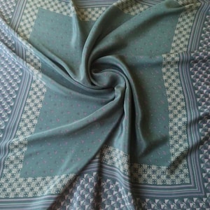 Vintage Green Geometric Pattern Square Head Scarf