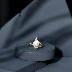 White Pearl Solitaire Ring For Women Gifted, Fresh Water Pearl Ring, 925 Sterling Silver Pearl With Moissanite Gold Plated Band Ring Gifted