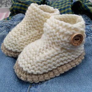 Baby Booties Knitting Pattern PDF – Left & Right Shaped with Straps, Easy Knit Baby Shoes, Newborn–12 Months, Beginner-Friendly Tutorial