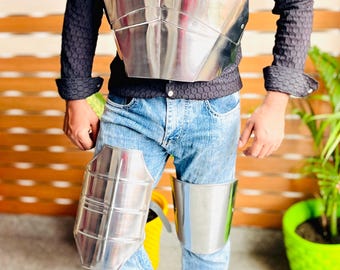 Handgemaakt middeleeuws stalen pantserkostuum voor ridder LARP-cosplaykostuum