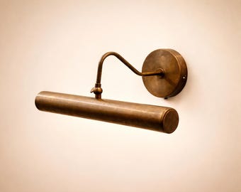 Italian Mid-Century Solid Brass Modern Picture Light The Art Display Adjustable Handmade Wall Sconce For Display and Decor