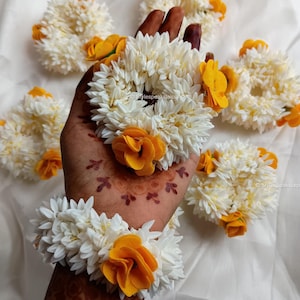 Haldi/Mehendi Jasmine Wedding Gajra Hair Accessory, Wrist Bracelet, Scrunchie, Mogra Floral Hand Bracelet, Dholki Favor, Nikha Eid Favor