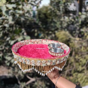 Set Thali decorativo multiuso in acciaio (combinazione Thali per cerimonia Haldi+Mehndi+Anello) con 2 ciotole e applicatore, Baraties Welcome kumkum Palte