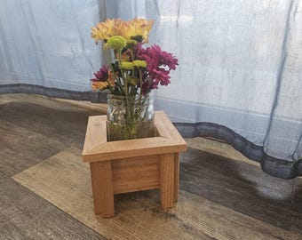 Maceta pequeña de cedro