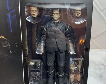 Figura de acción NECA Universal Monsters Ultimate FRANKENSTEIN de 7 pulgadas, versión a color, nueva en caja.