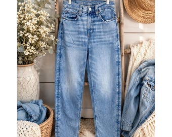 Calça jeans boyfriend de cintura alta American Eagle, tamanho 00, curta, lavagem clara, stretch, feminina.