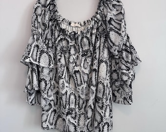 Blusa bohemia de manga corta con volantes y estampado de serpiente grande "Peach Love" para mujer.