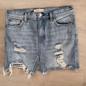 Spódnica z denimu Free People We The Free z przetarciami, 27 surowych brzegów, Y2K, damska zdjęcie 1