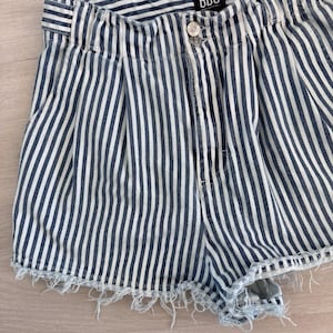BDG Urban Outfitters Gestreifte Damen-Jeansshorts W29 Raw Hem Y2K Bild 3