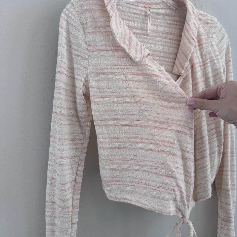 Cárdigan de punto estilo boho, color rosa marfil, abierto por delante, de Free People, talla XS. imagen 6