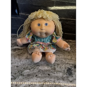 Vintage 1990 First Edition Cabbage Patch Kids Pretty Blonde Hair Blue Eyes
