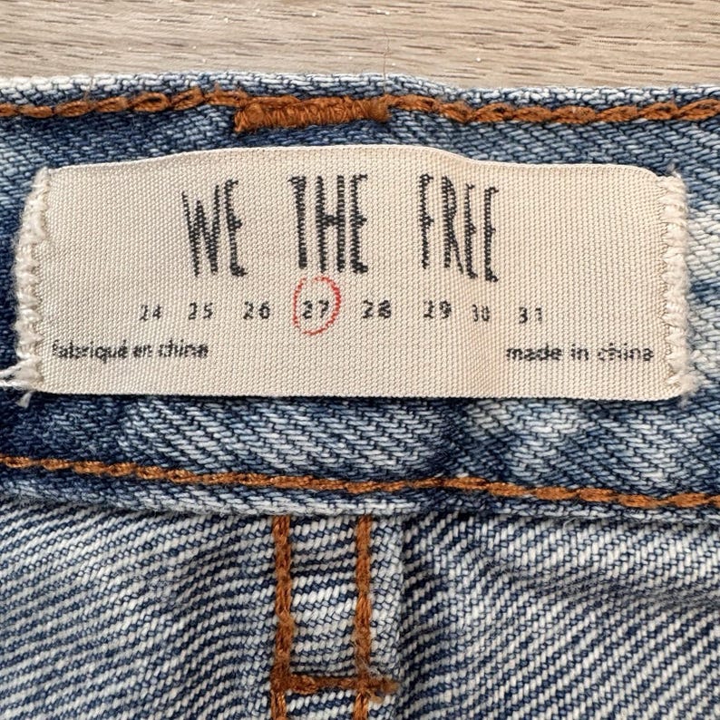 Spódnica z denimu Free People We The Free z przetarciami, 27 surowych brzegów, Y2K, damska zdjęcie 7
