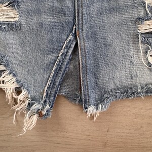 Spódnica z denimu Free People We The Free z przetarciami, 27 surowych brzegów, Y2K, damska zdjęcie 5