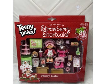 Teeny Tinies Strawberry Shortcake Strawberry's Bake Shop Playset 20 Pieces
