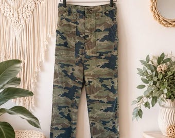 We The Free Remy Twenty Six Camo Gebrauchs Hose Damen Kurze Armee Grün 26